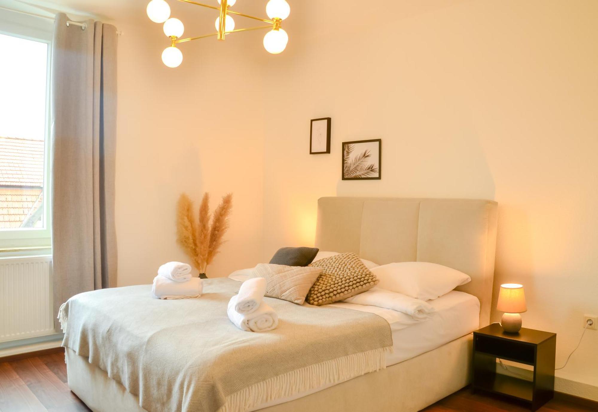 Milpau Buer 3 - Modernes Und Zentrales Premium-Apartment Mit Queensize-Bett, Netflix, Nespresso Und Smart-Tv เกลเซนเคียร์เคน ภายนอก รูปภาพ