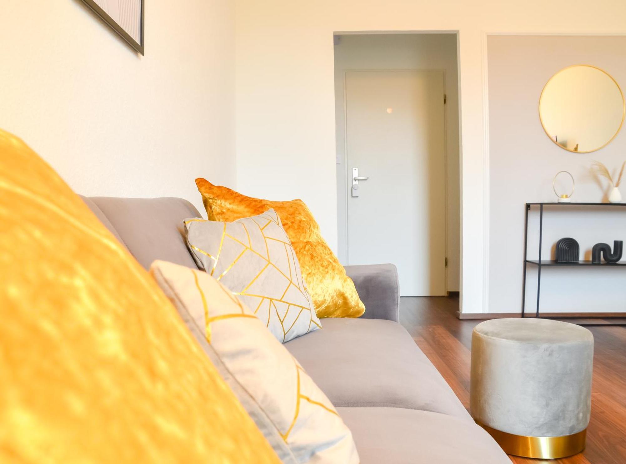 Milpau Buer 3 - Modernes Und Zentrales Premium-Apartment Mit Queensize-Bett, Netflix, Nespresso Und Smart-Tv เกลเซนเคียร์เคน ภายนอก รูปภาพ
